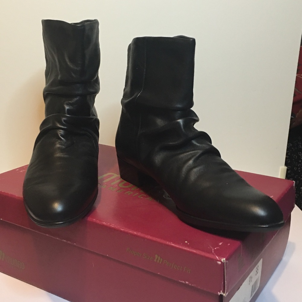 NIB Munro Tate booties Women’s Sz 9 1/2 SS